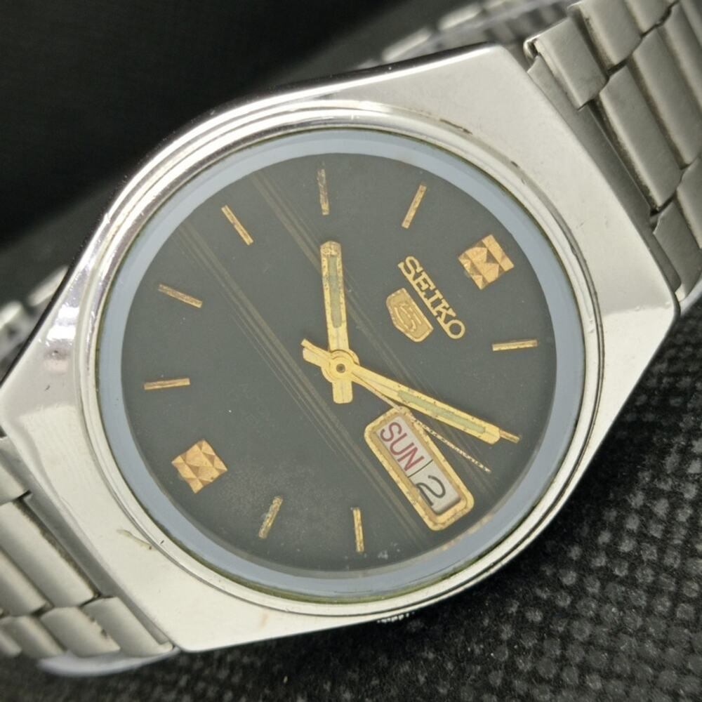 Vintage 1989 Seiko Automatic Mens Silver Watch W/daydate & Gold accents